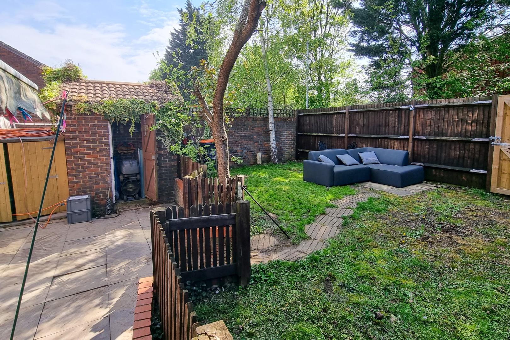 Meadow Way, Leighton Buzzard Quarters Estate Agents